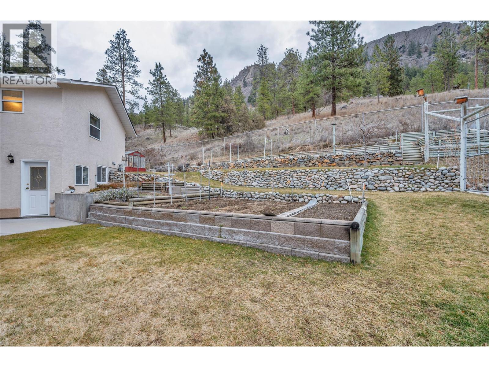 22577 Garnet Valley Road, Summerland
