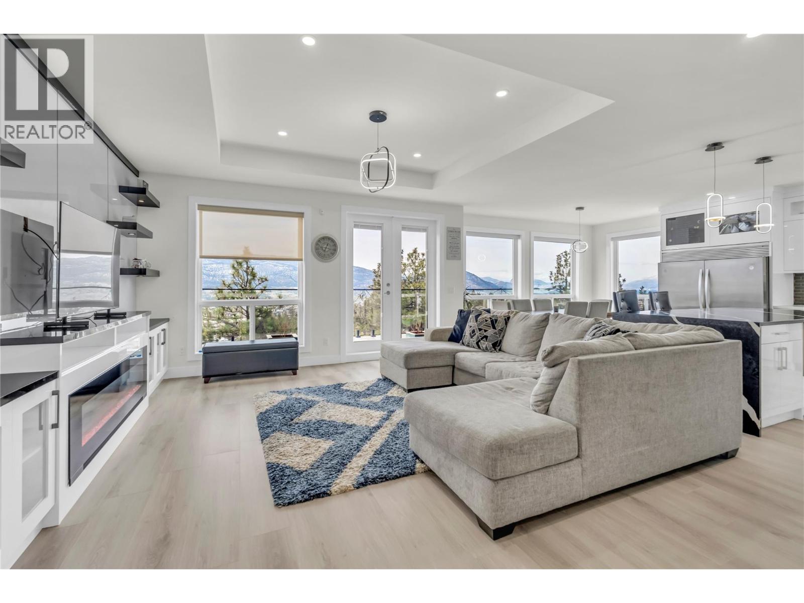 2719 HAWTHORN Drive, Penticton