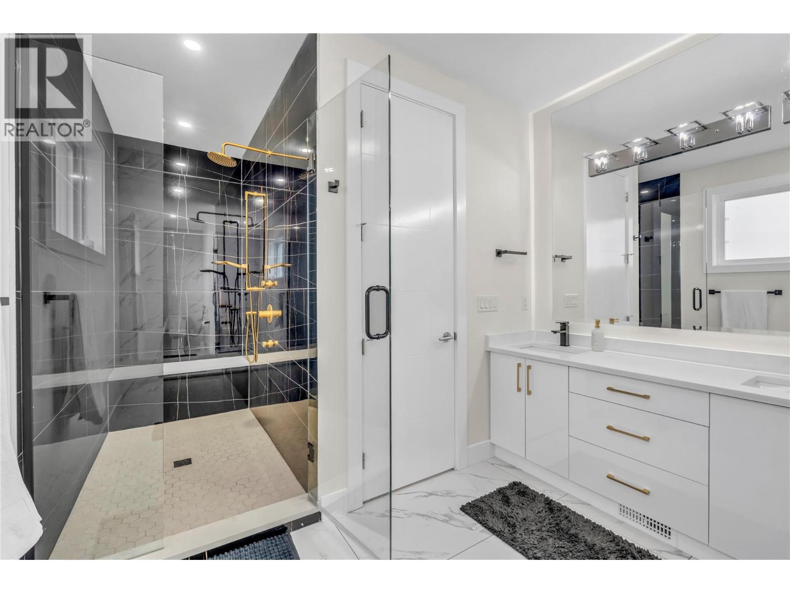 2719 HAWTHORN Drive, Penticton