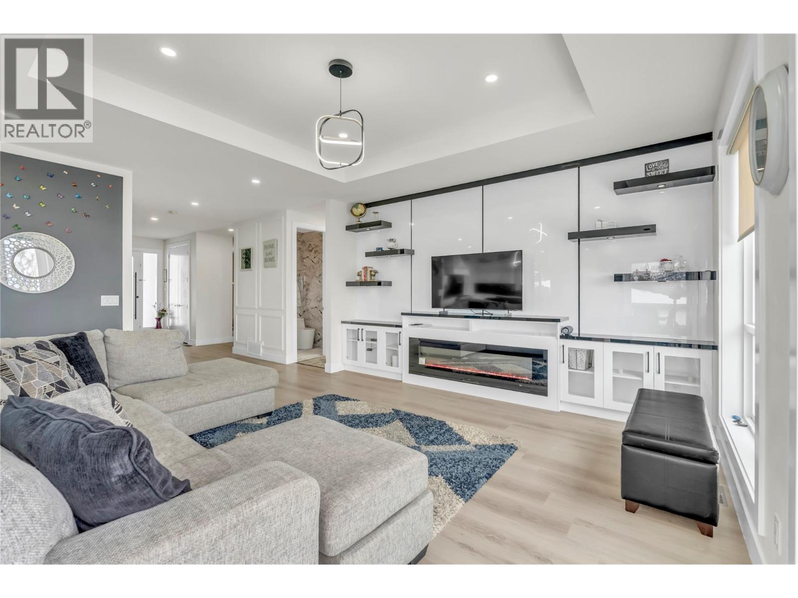 2719 HAWTHORN Drive, Penticton