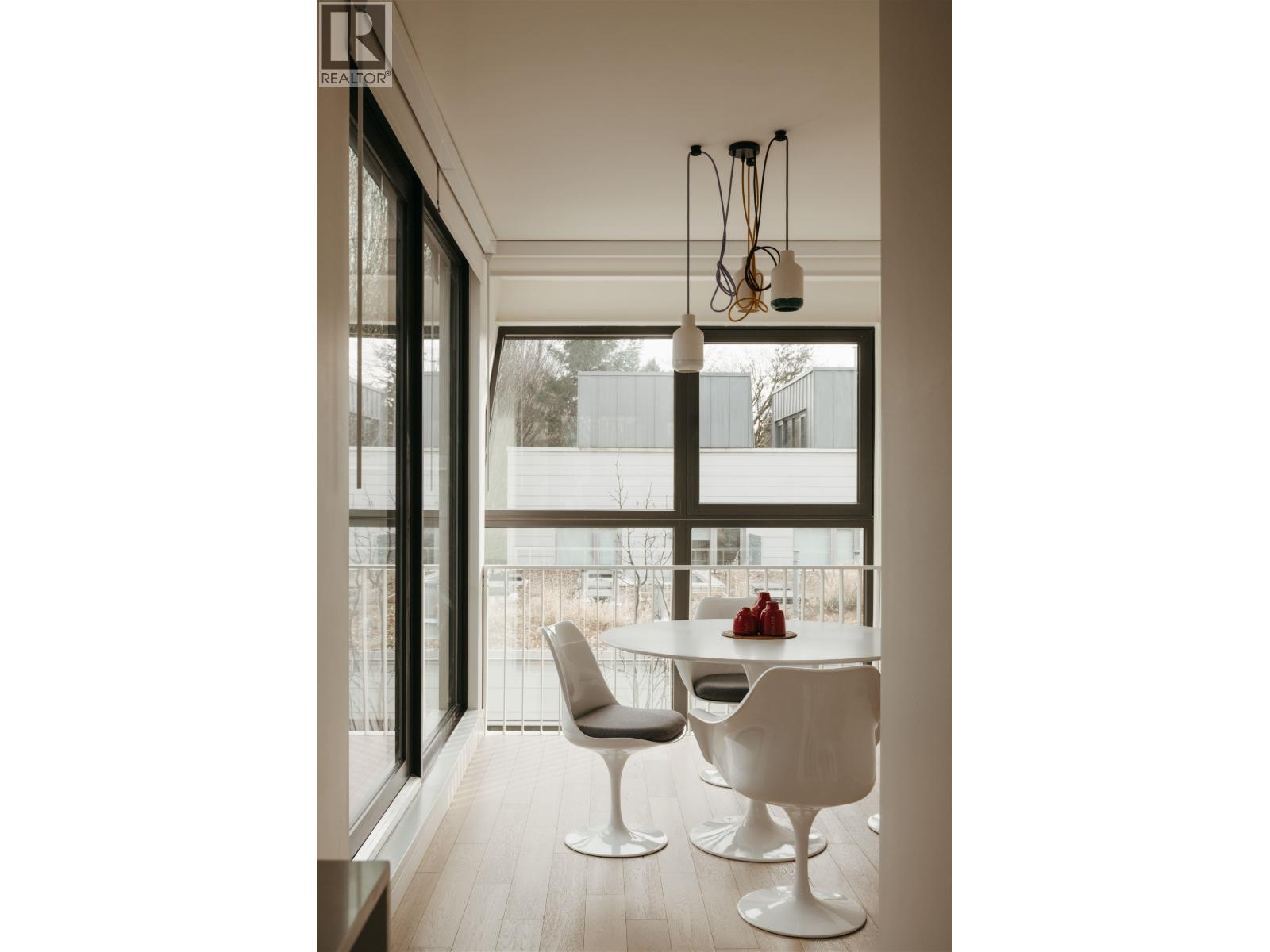 5 6 W 17TH AVENUE, Vancouver