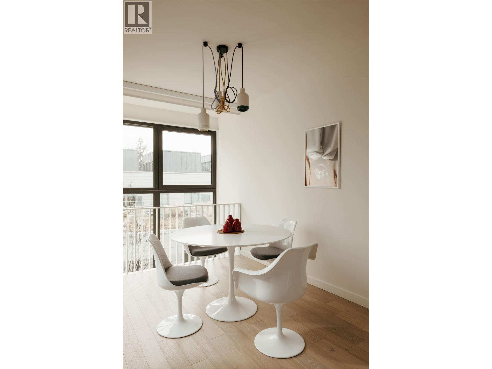 5 6 W 17TH AVENUE, Vancouver