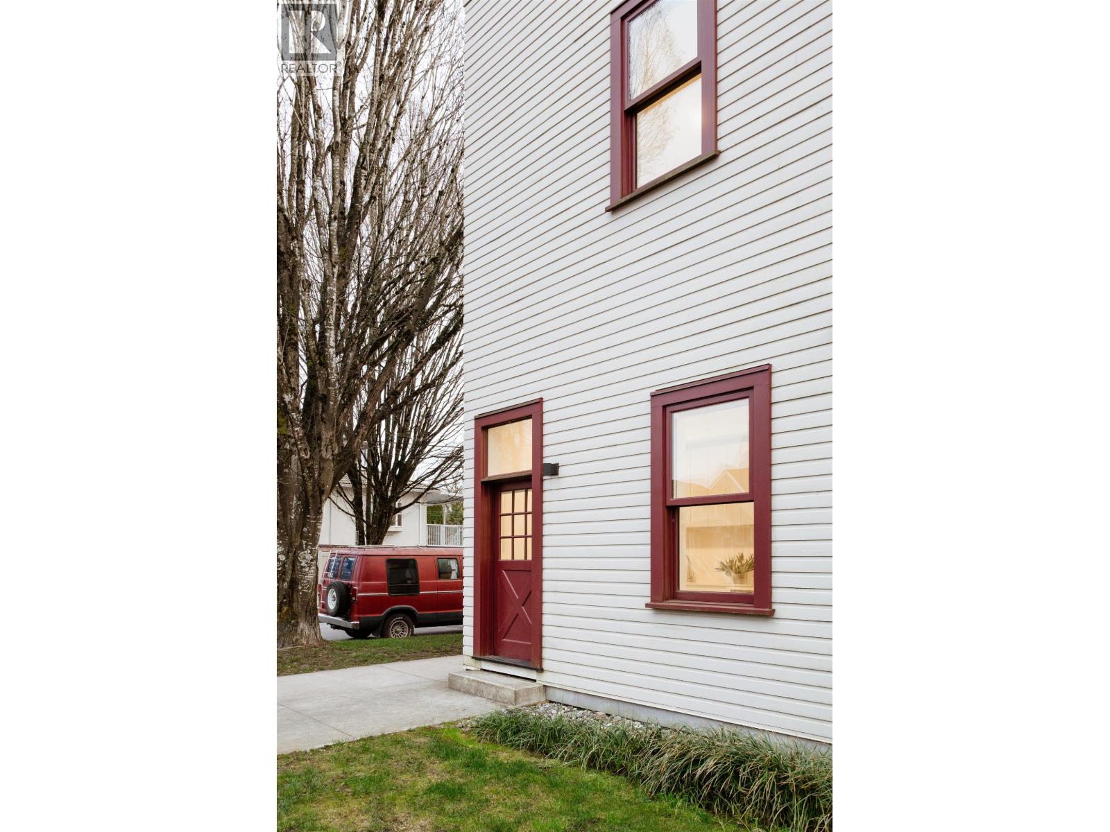 5 6 W 17TH AVENUE, Vancouver