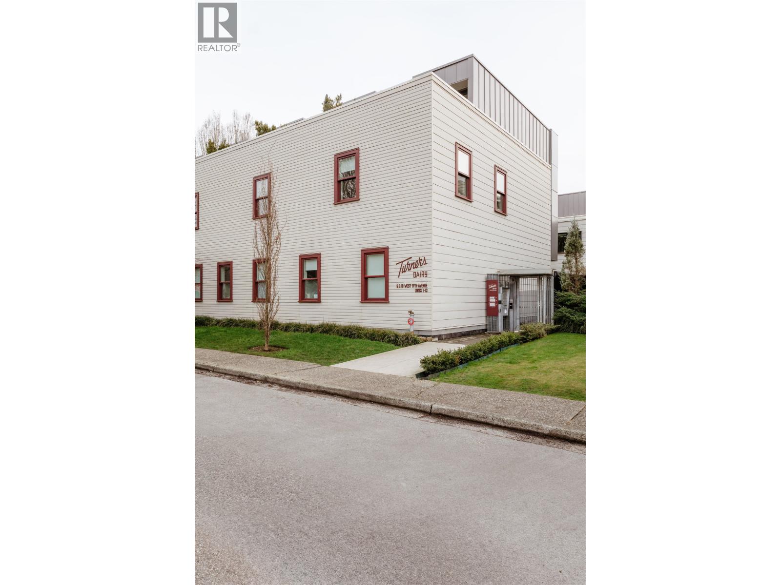 5 6 W 17TH AVENUE, Vancouver