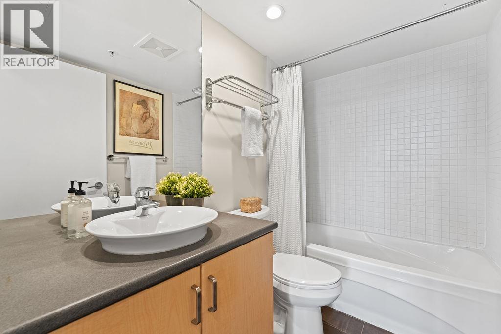 1209 155 W 1ST STREET, North Vancouver