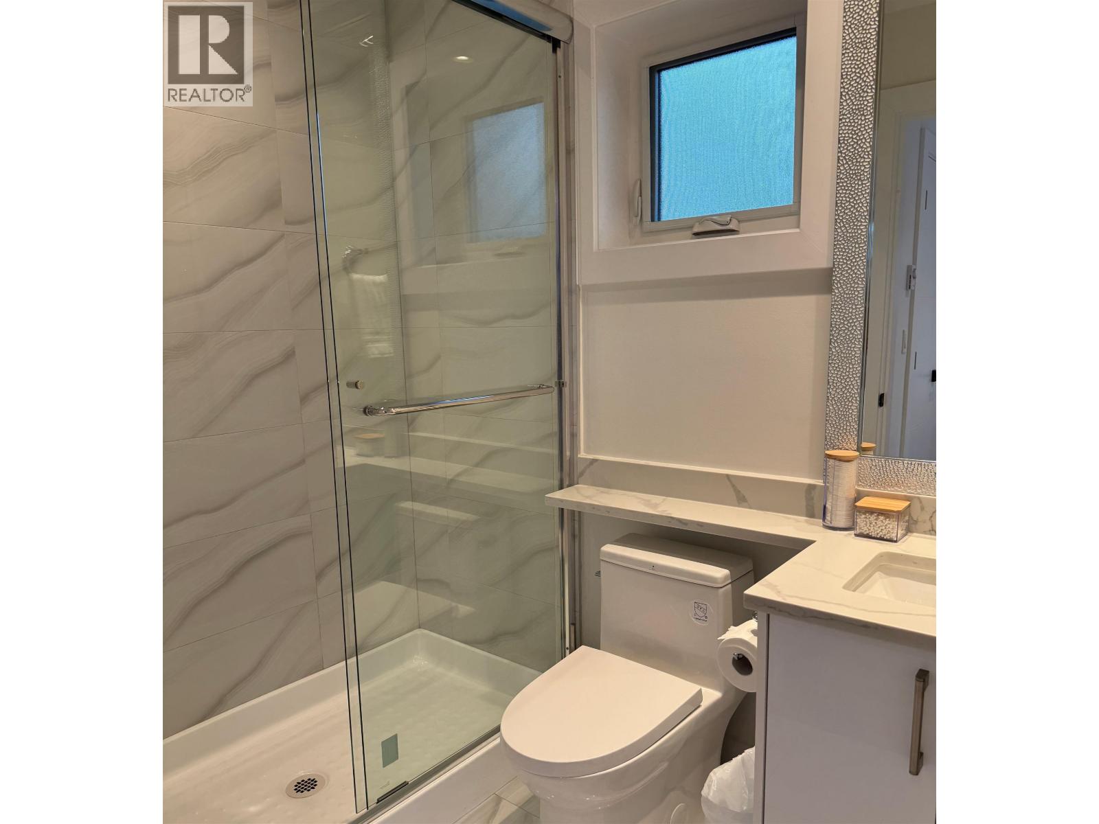 1 Bed, 1 Bath House for Rent in Vancouver – 4373 ONTARIO STREET, Vancouver - Image 11