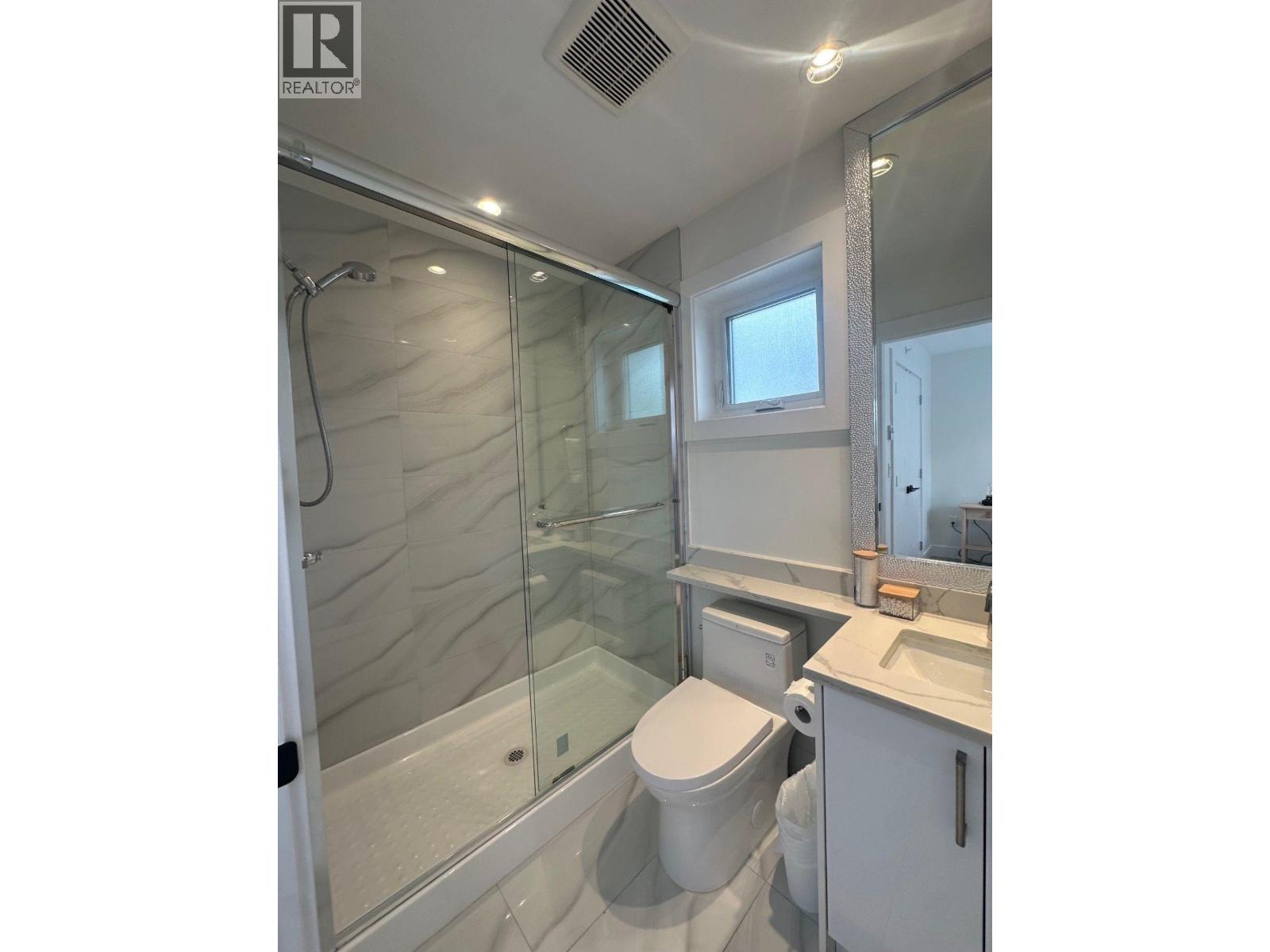 1 Bed, 1 Bath House for Rent in Vancouver – 4373 ONTARIO STREET, Vancouver - Image 13