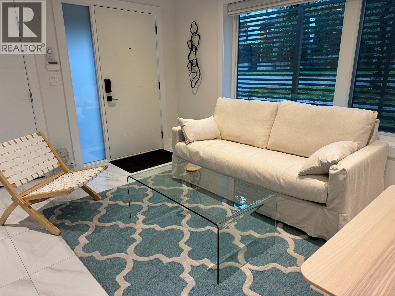 1 Bed, 1 Bath House for Rent in Vancouver – 4373 ONTARIO STREET, Vancouver - Image 6