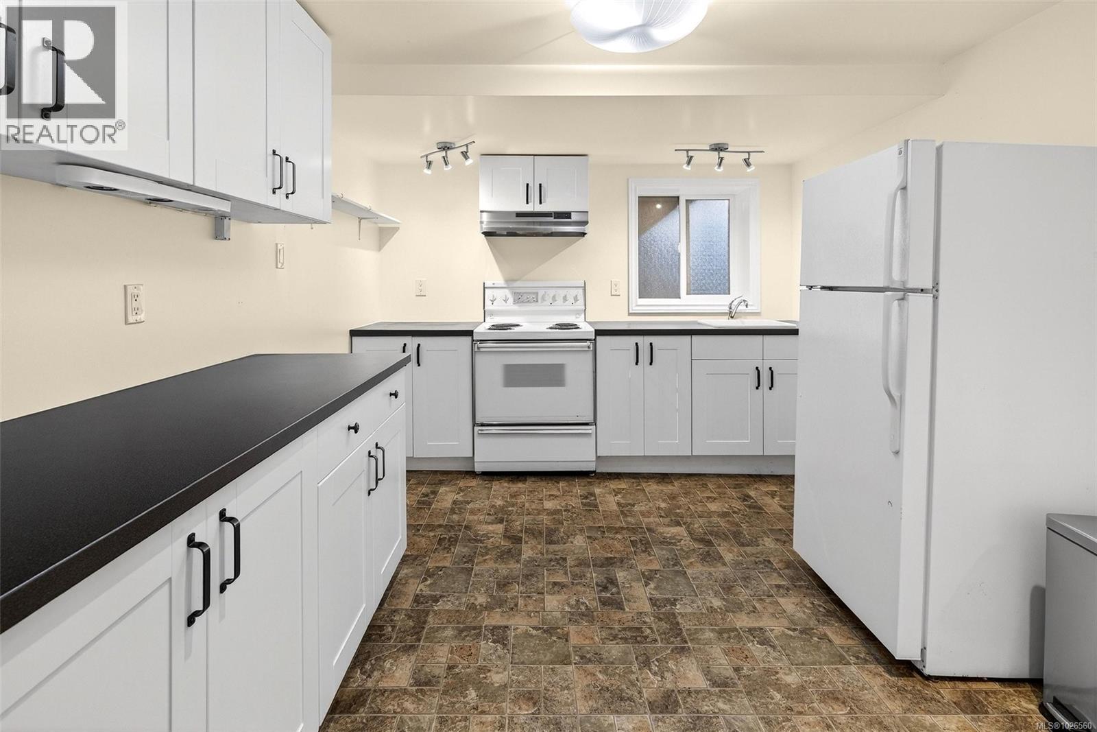  3511 Salsbury Way, Saanich