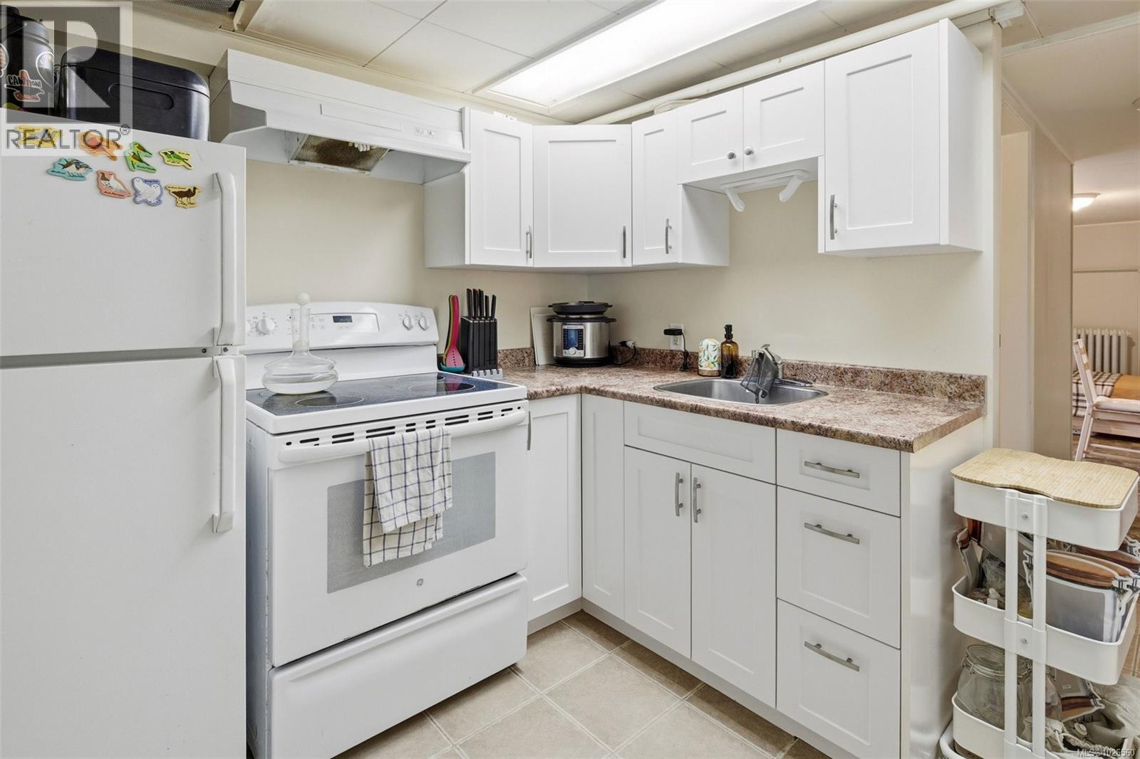  3511 Salsbury Way, Saanich