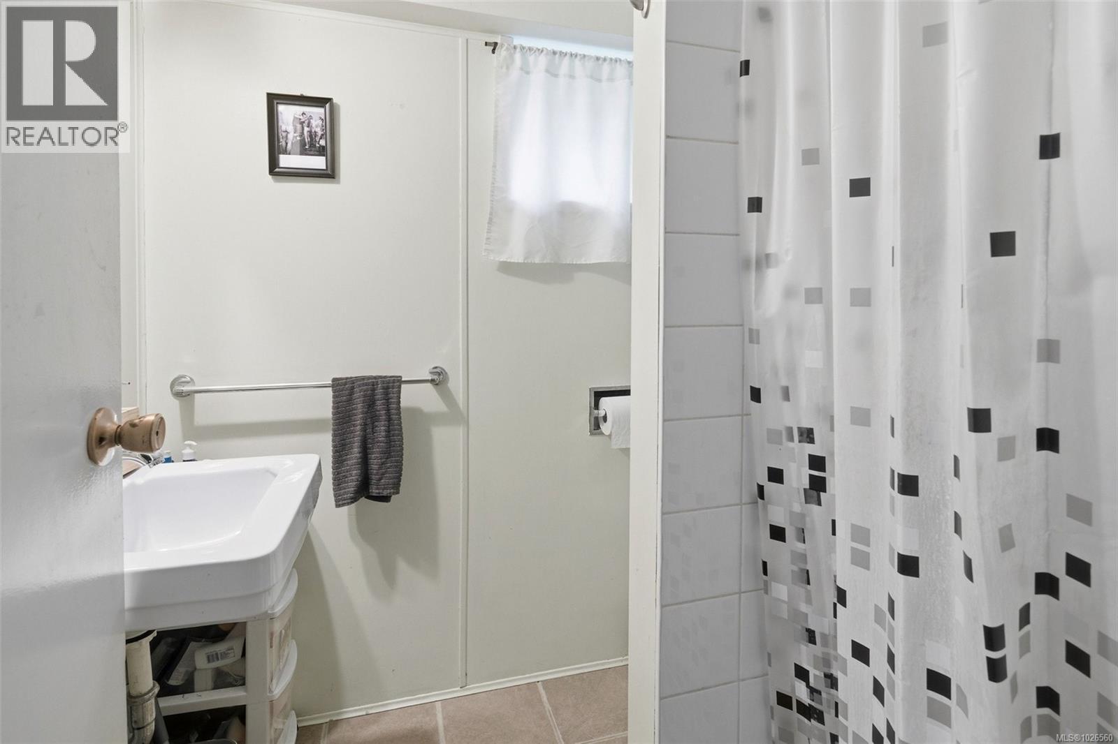  3511 Salsbury Way, Saanich