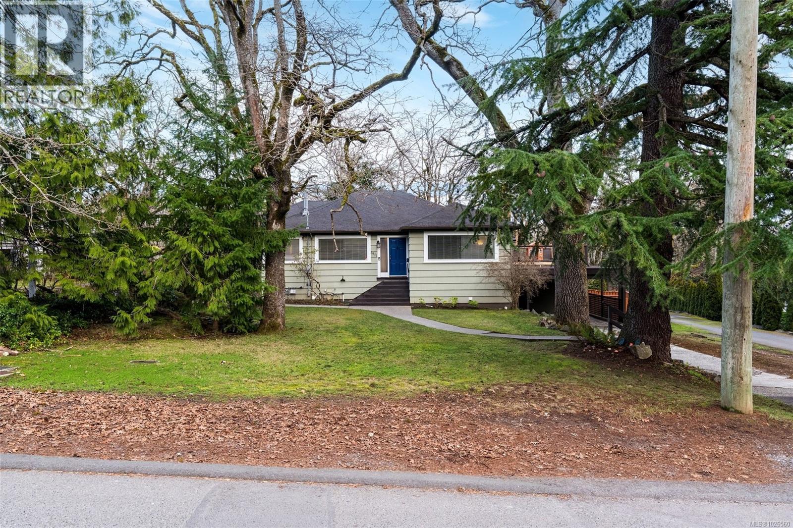  3511 Salsbury Way, Saanich