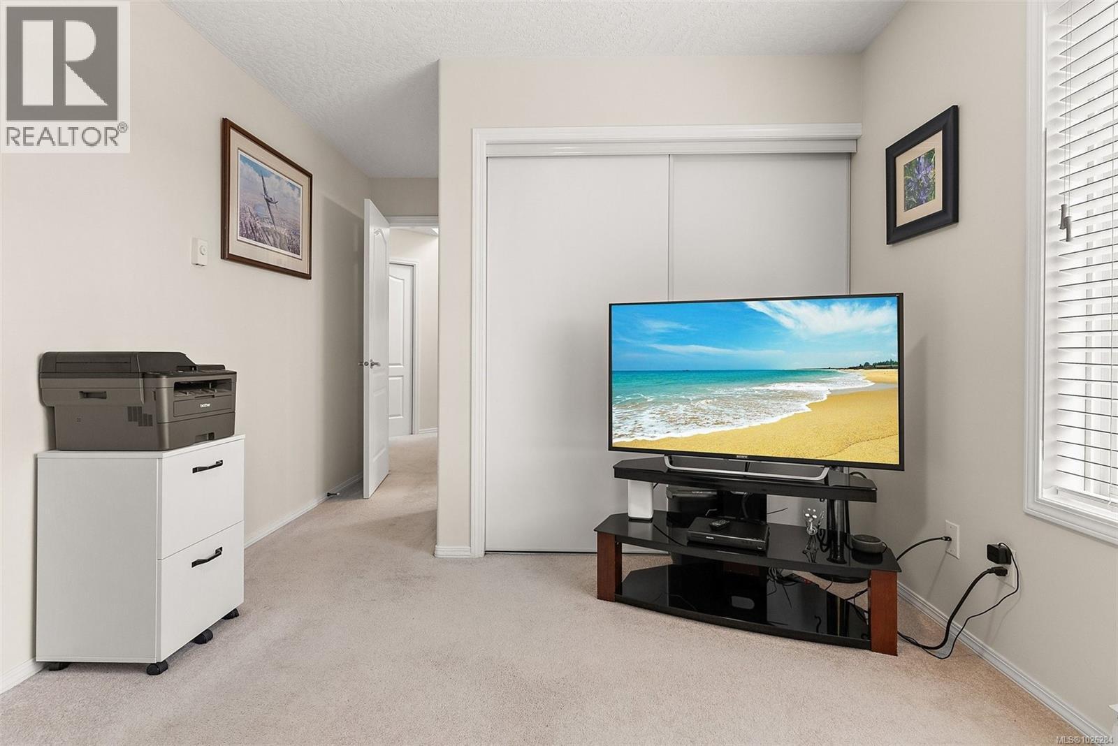 301 2421 Sidney Ave, Sidney