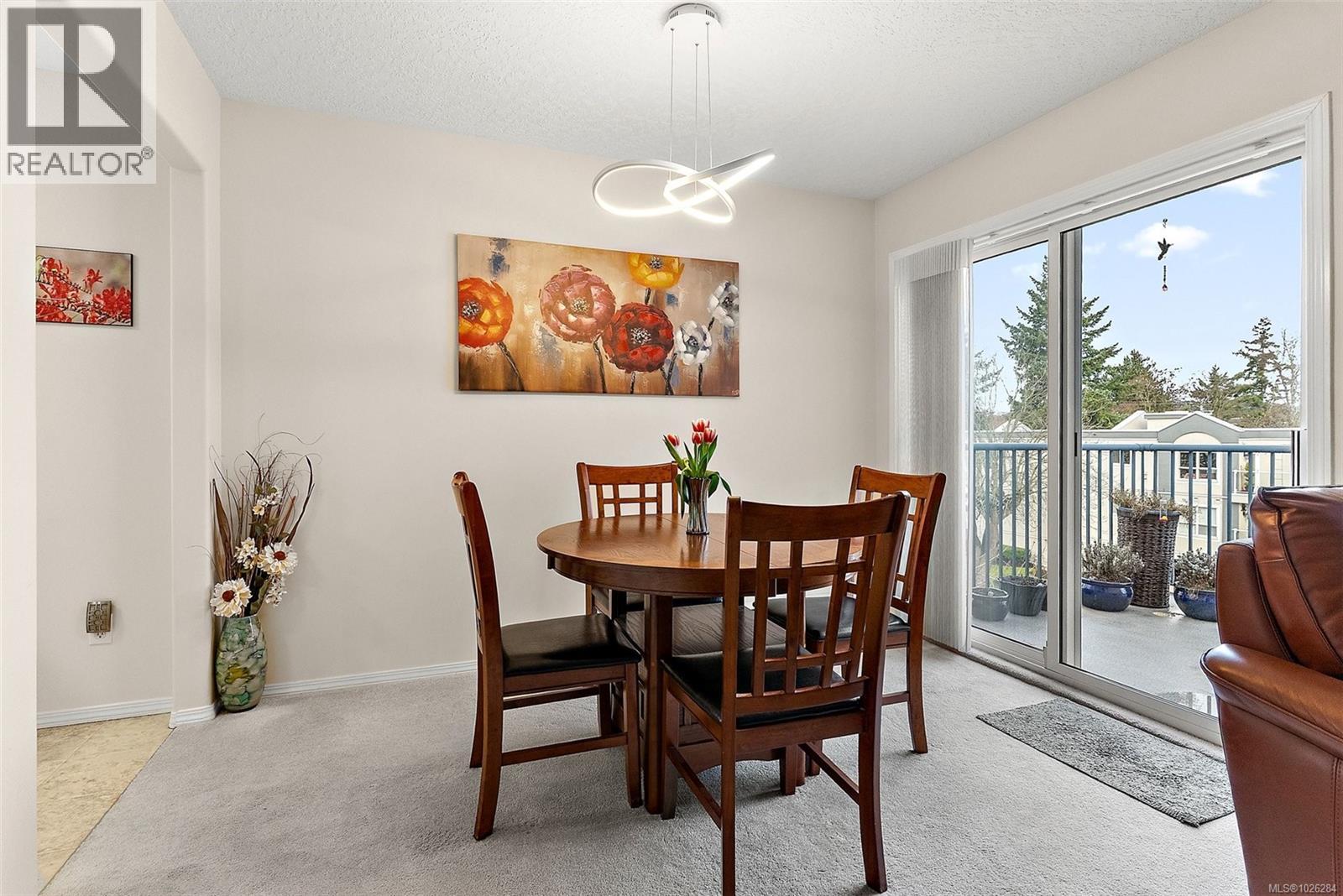 301 2421 Sidney Ave, Sidney