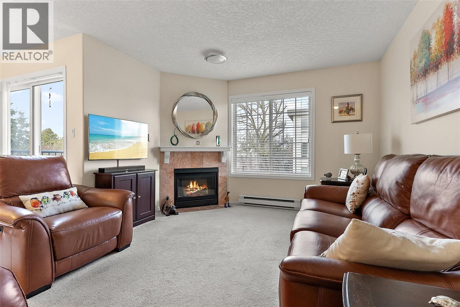 301 2421 Sidney Ave, Sidney