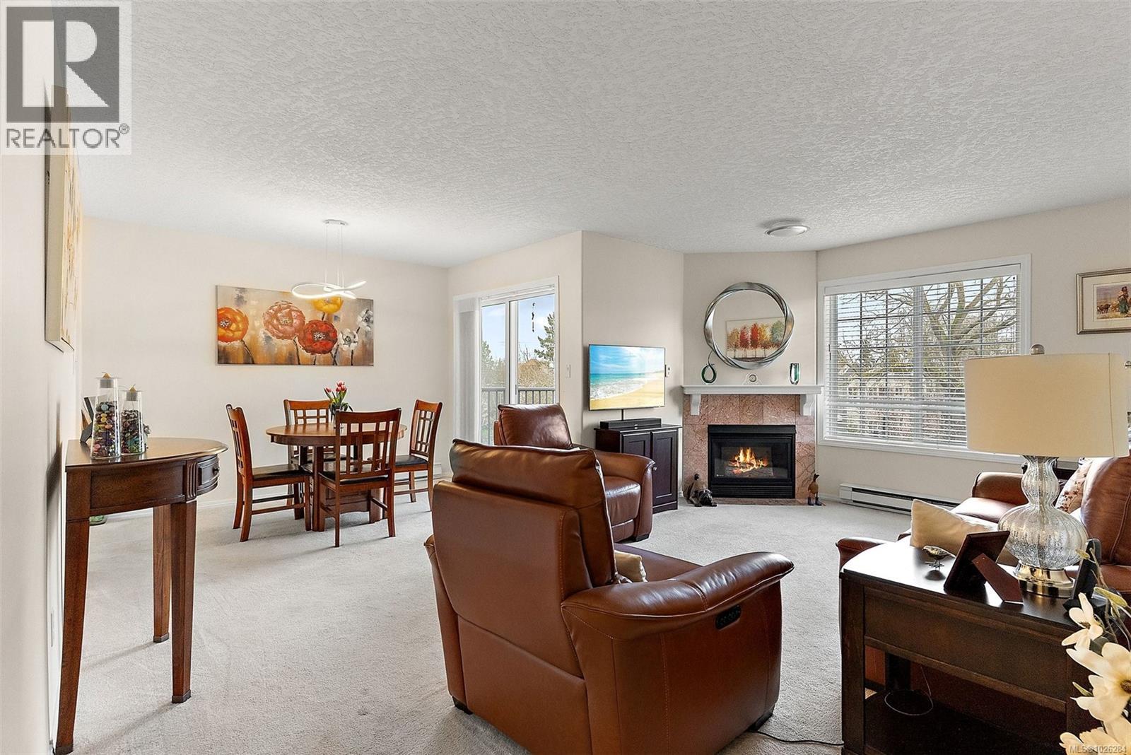 301 2421 Sidney Ave, Sidney