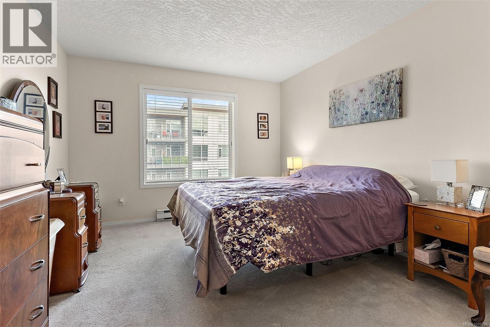 301 2421 Sidney Ave, Sidney