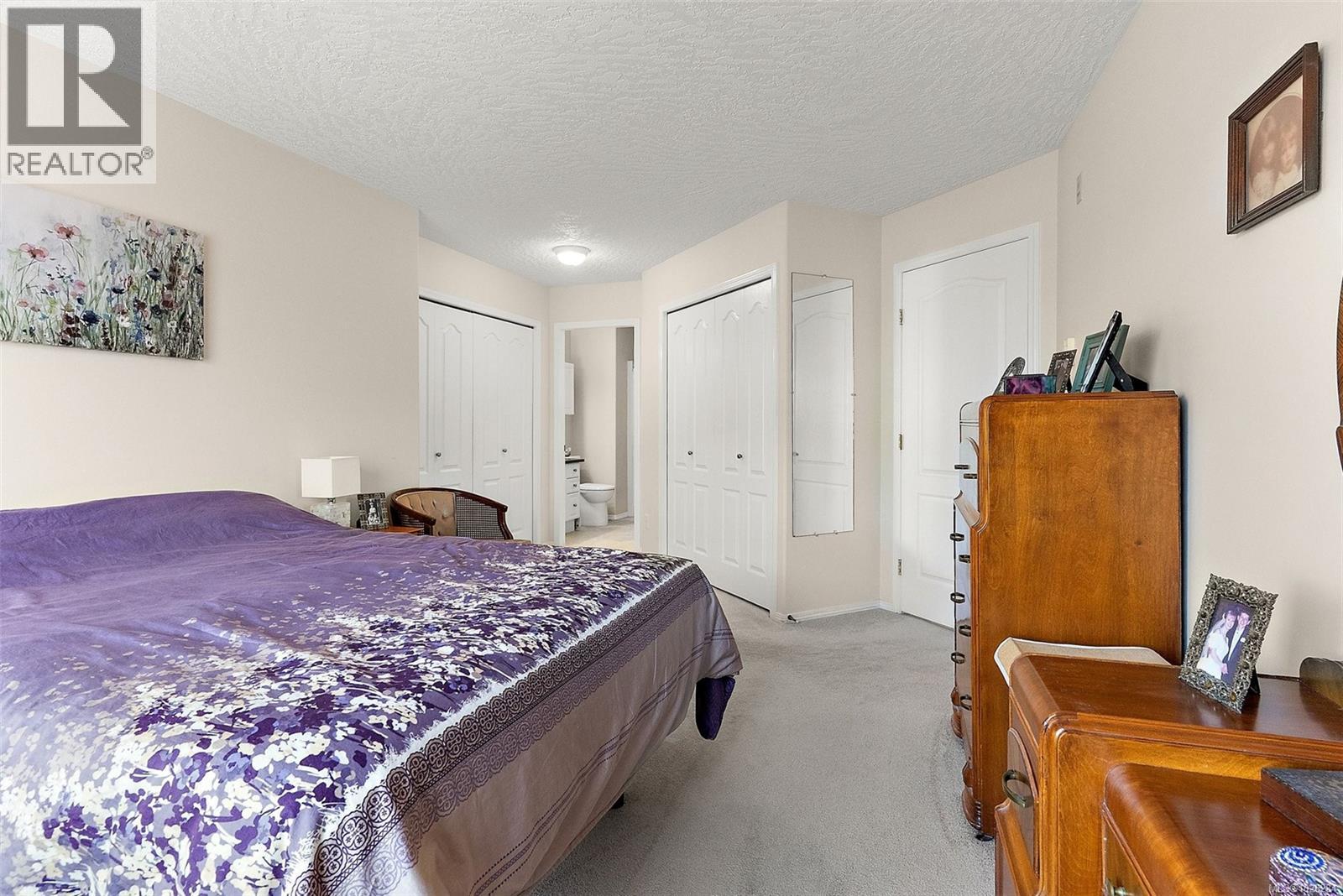 301 2421 Sidney Ave, Sidney