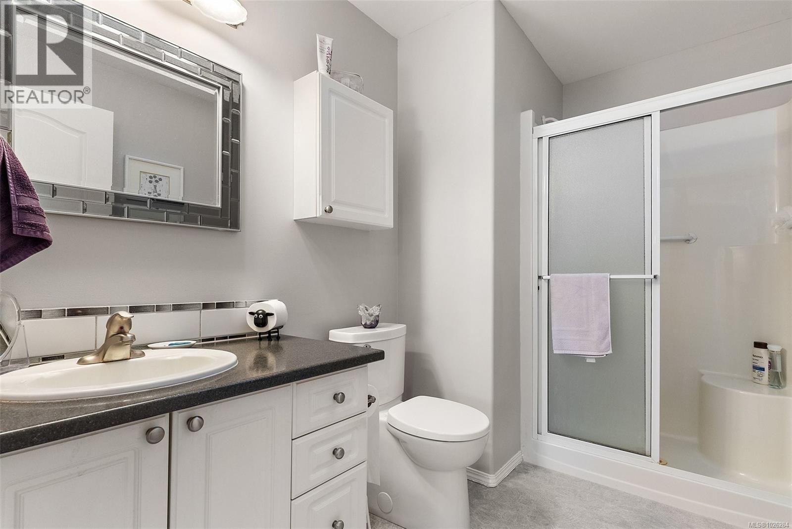 301 2421 Sidney Ave, Sidney