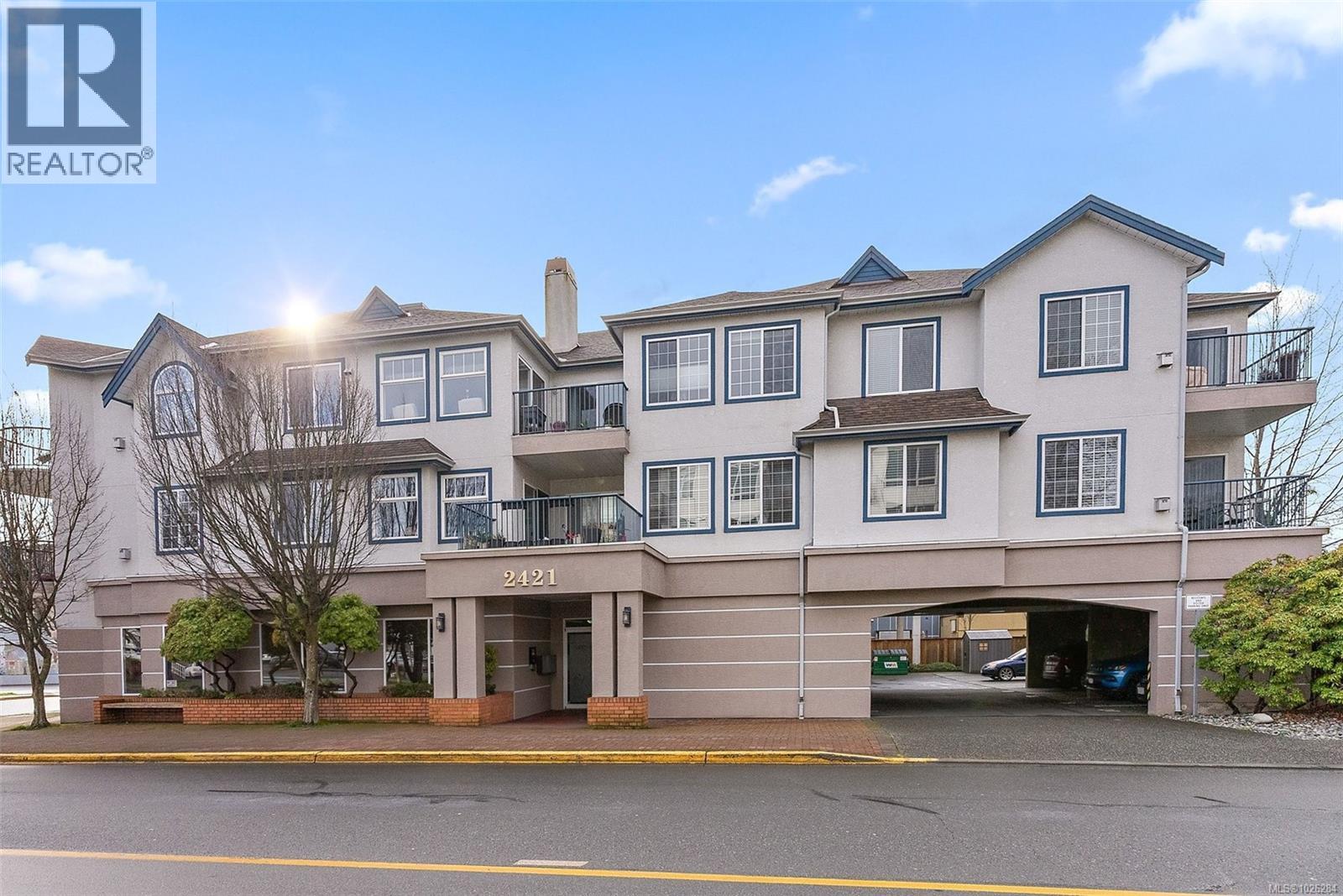 301 2421 Sidney Ave, Sidney