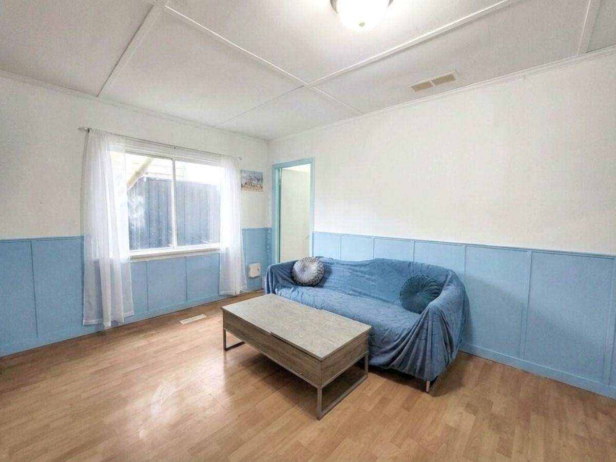 942 LEE STREET, White Rock