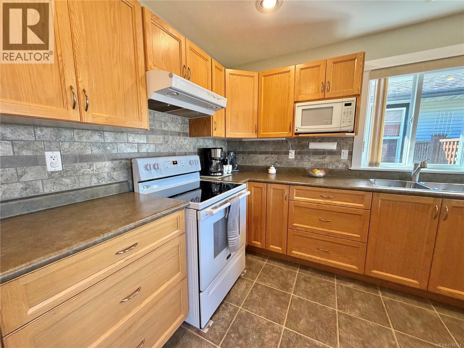 166 Brind'amour Dr, Campbell River