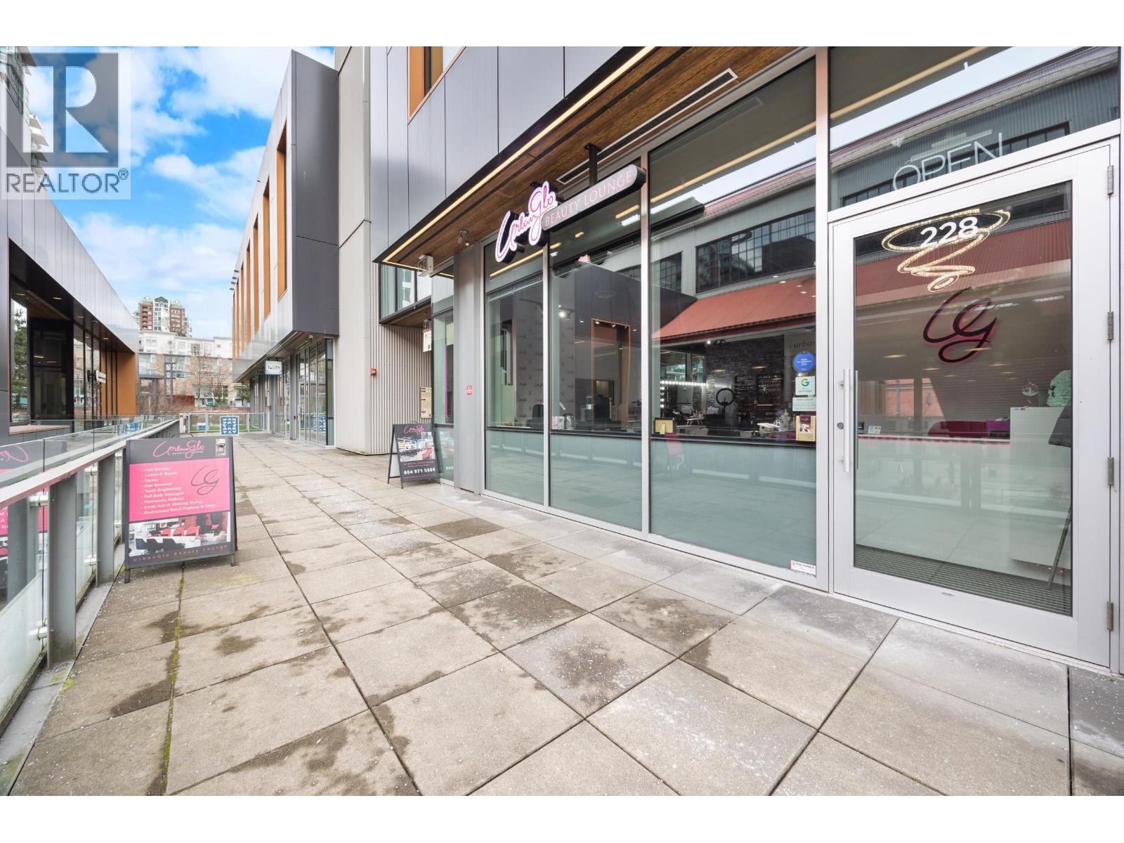 228 125 VICTORY SHIP WAY — photo 2