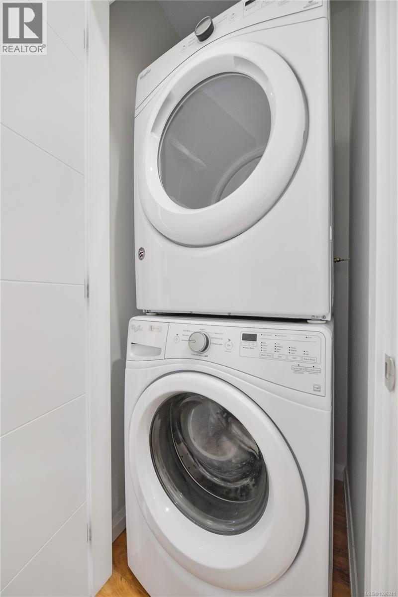 209 745 Travino Lane, Saanich