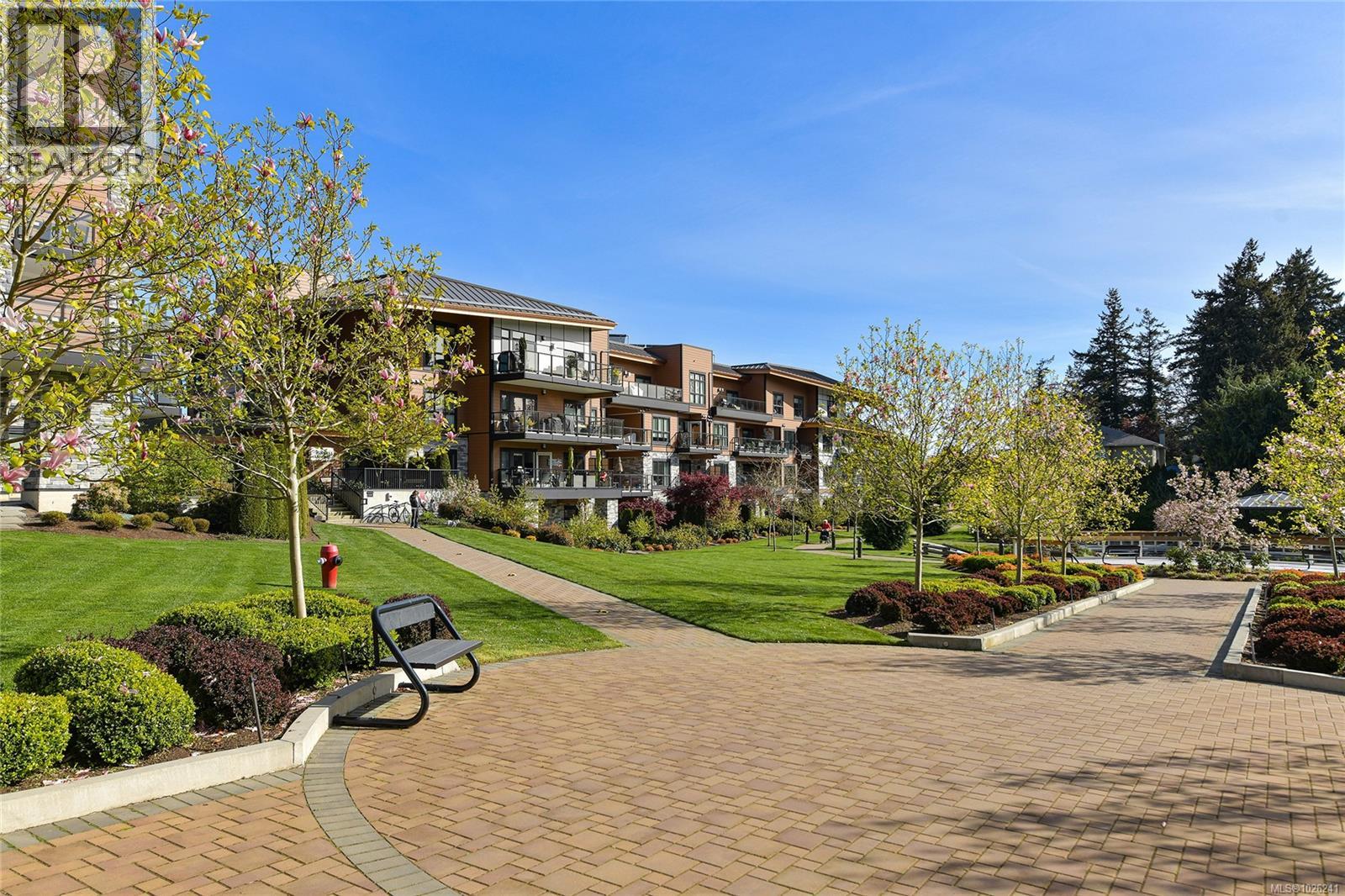 209 745 Travino Lane, Saanich