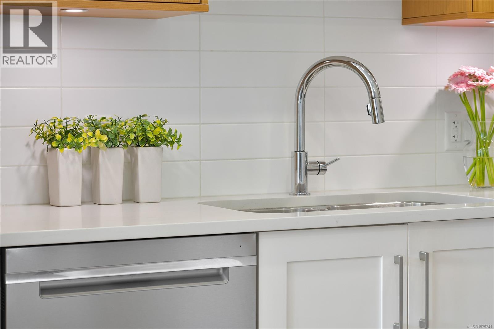 209 745 Travino Lane, Saanich