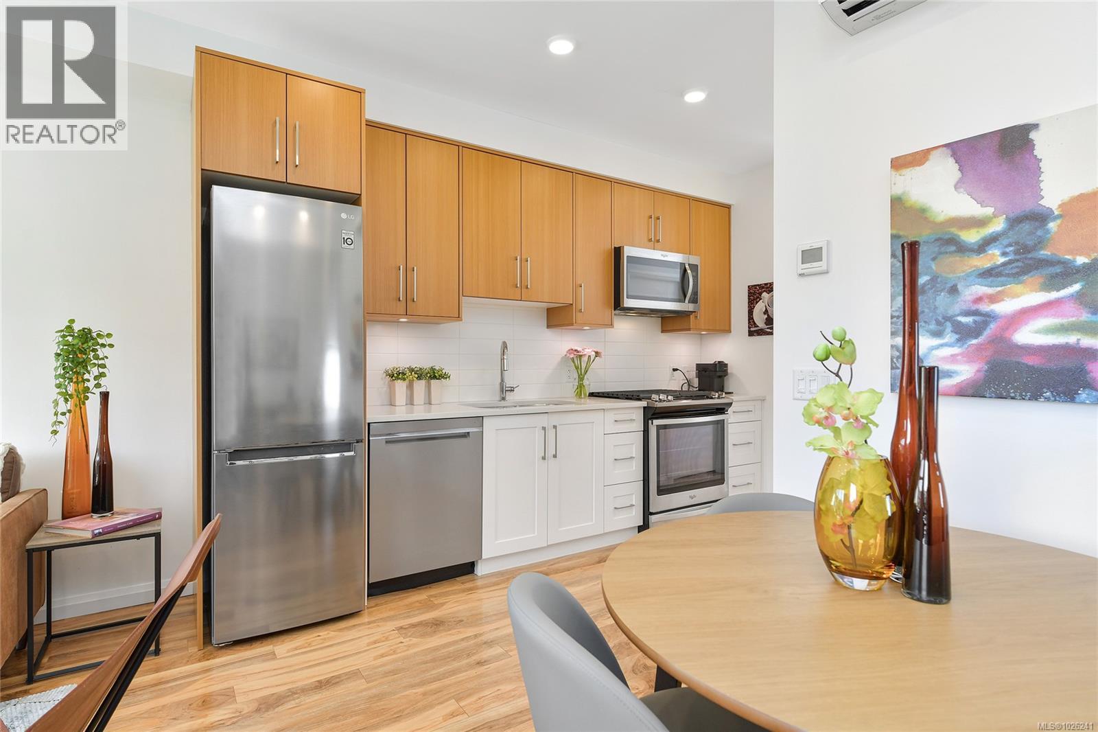 209 745 Travino Lane, Saanich