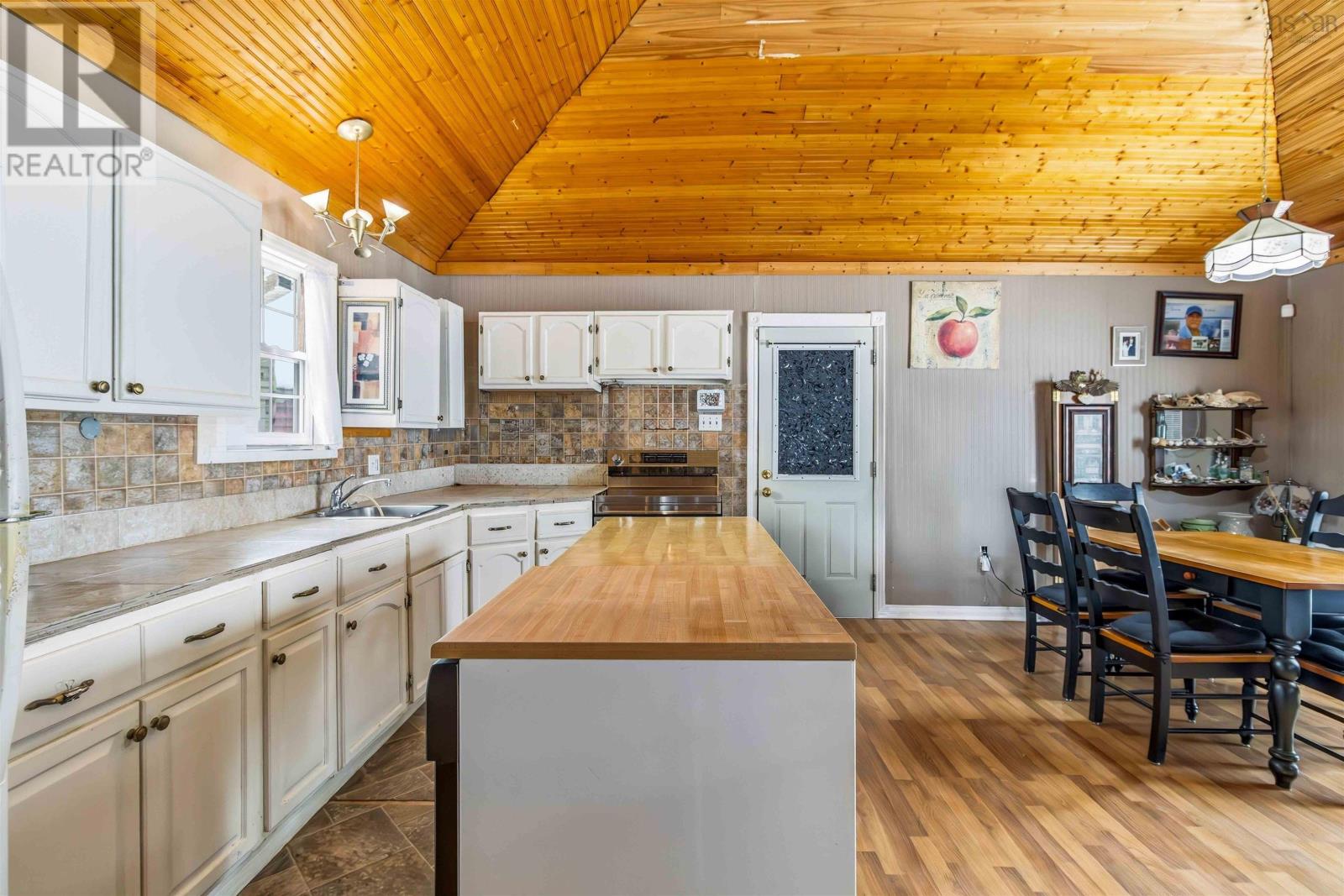 Property 10 of 39 of 41 Eldoras Lane