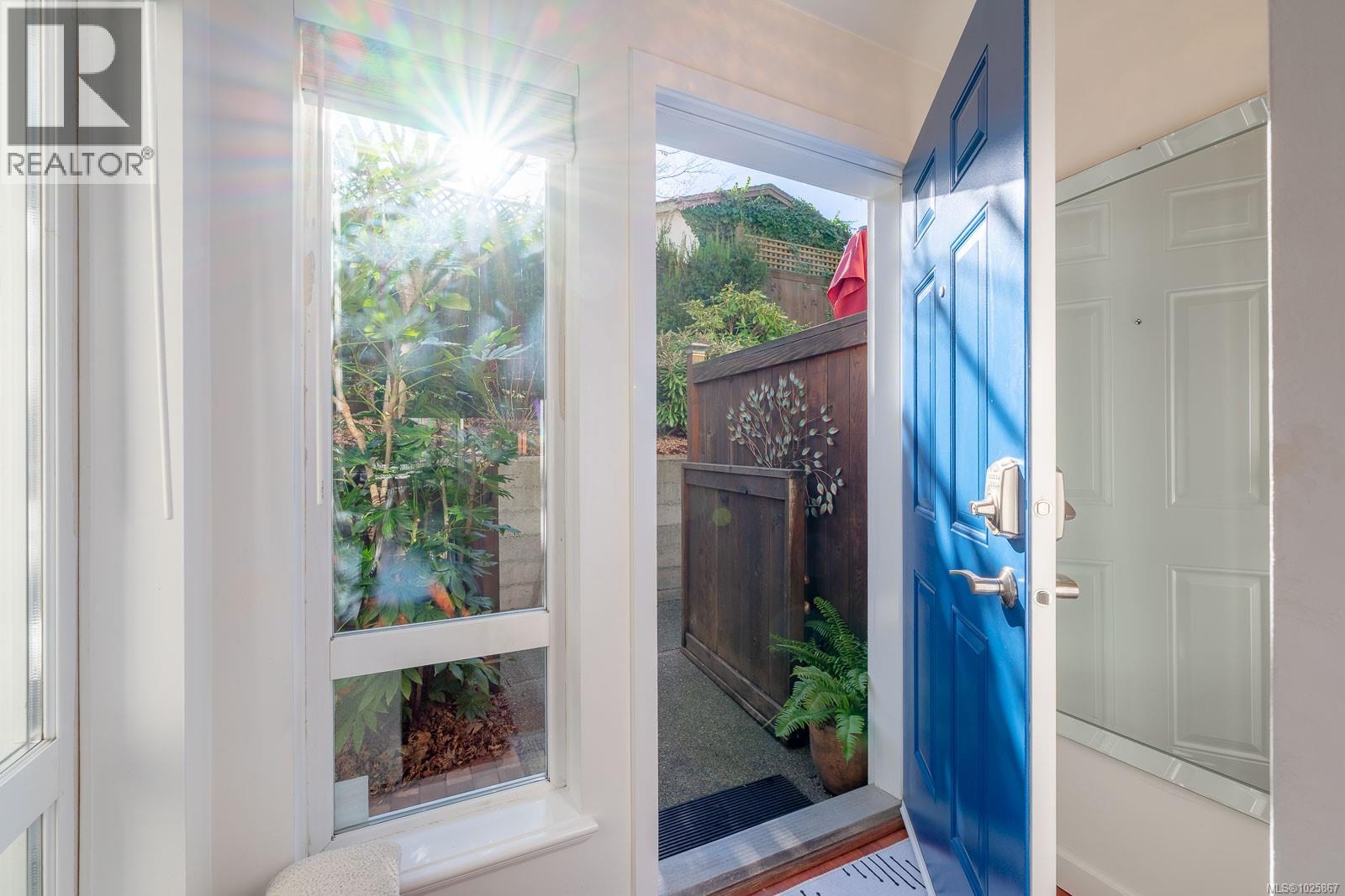 202 116 Queens Rd, Duncan