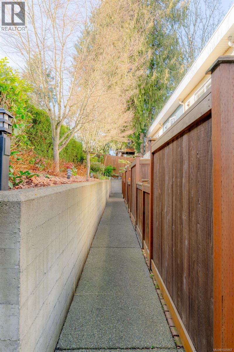 202 116 Queens Rd, Duncan