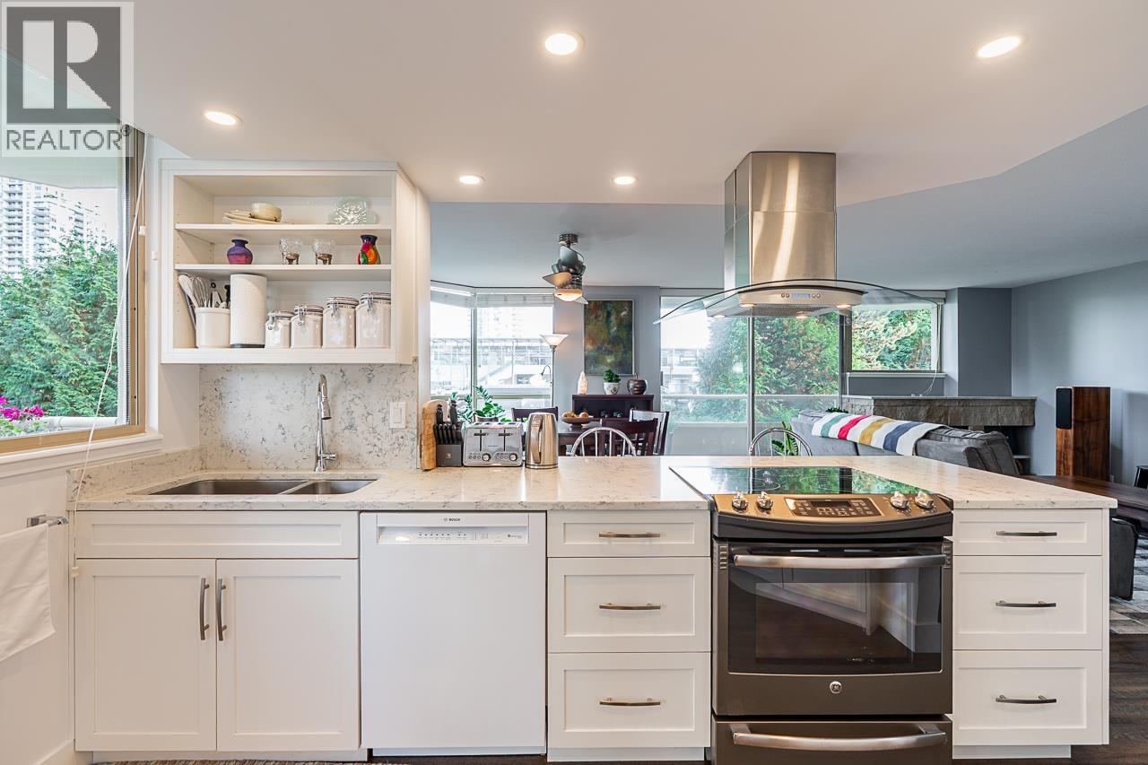 402 728 FARROW STREET, Coquitlam