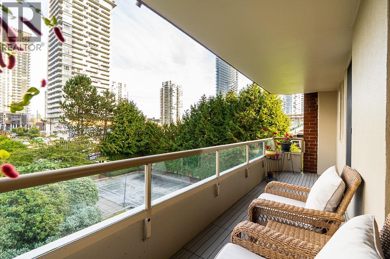 402 728 FARROW STREET, Coquitlam