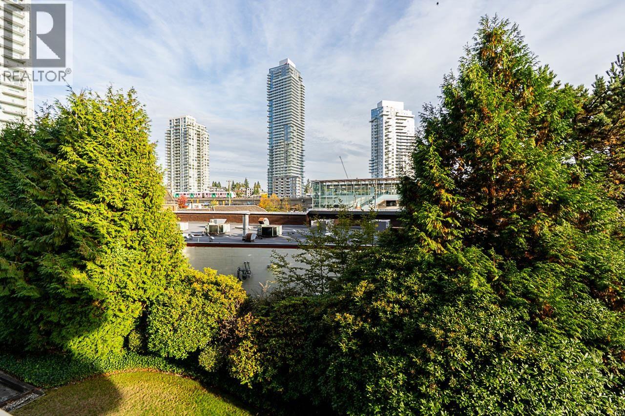 402 728 FARROW STREET, Coquitlam