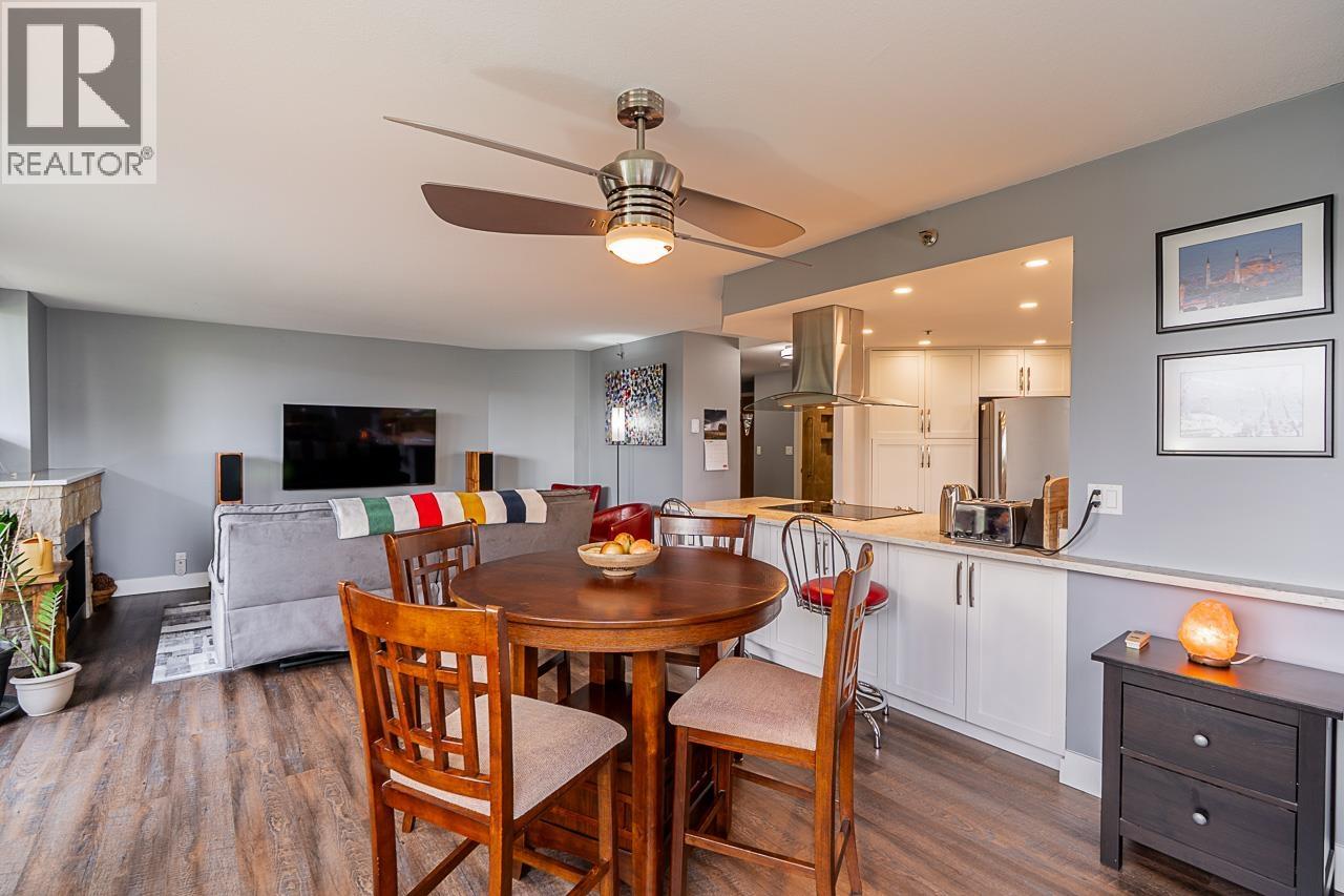 402 728 FARROW STREET, Coquitlam