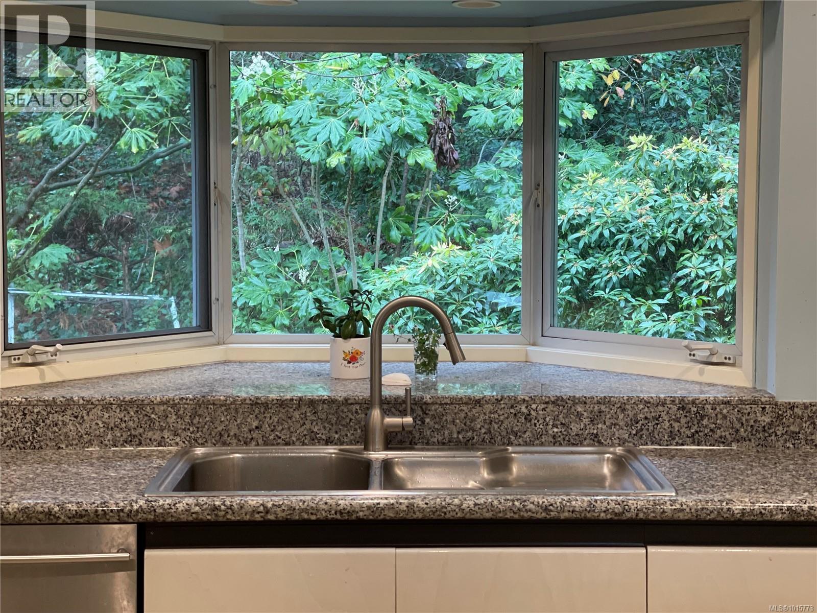  2559 Bermuda Place, Saanich