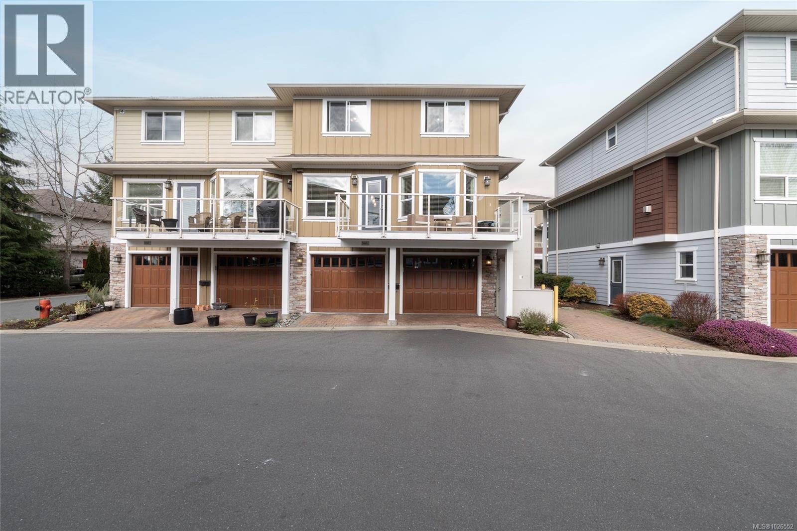  560 Heatherdale Lane, Saanich