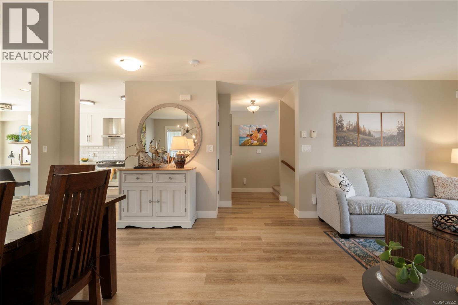  560 Heatherdale Lane, Saanich