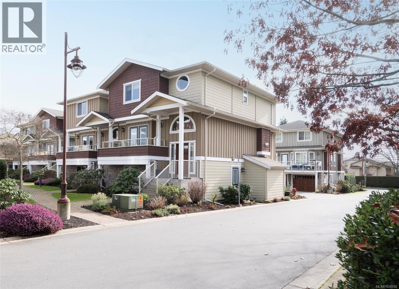  560 Heatherdale Lane, Saanich