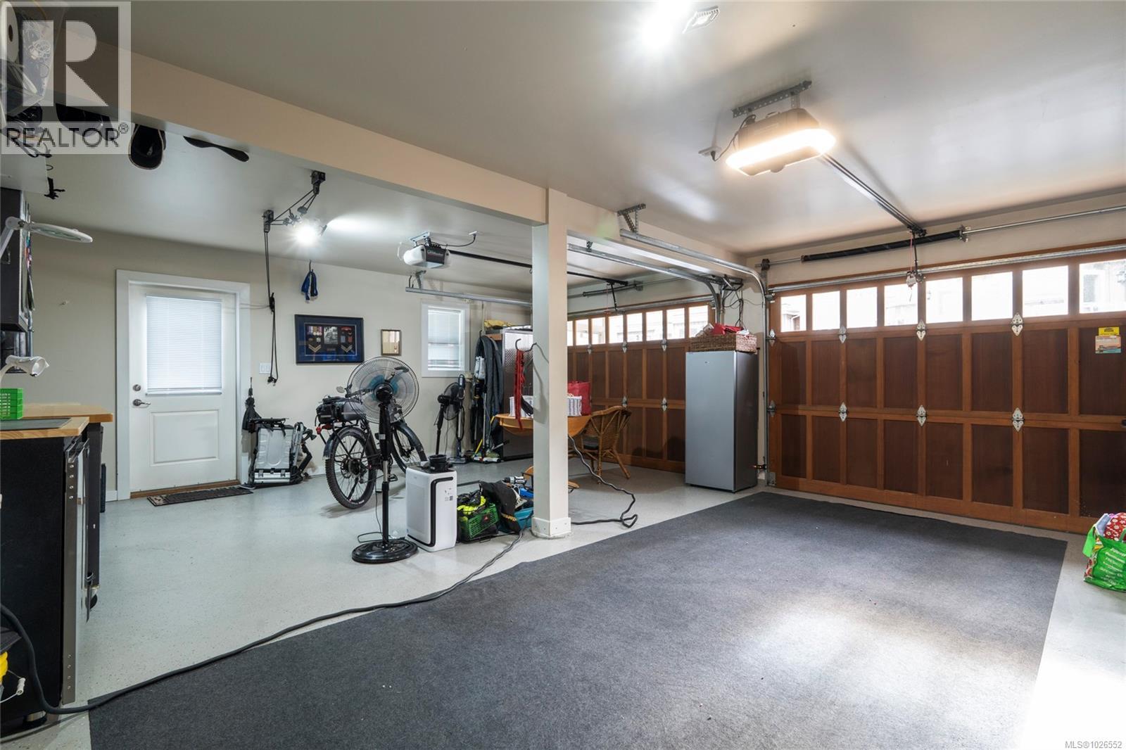  560 Heatherdale Lane, Saanich