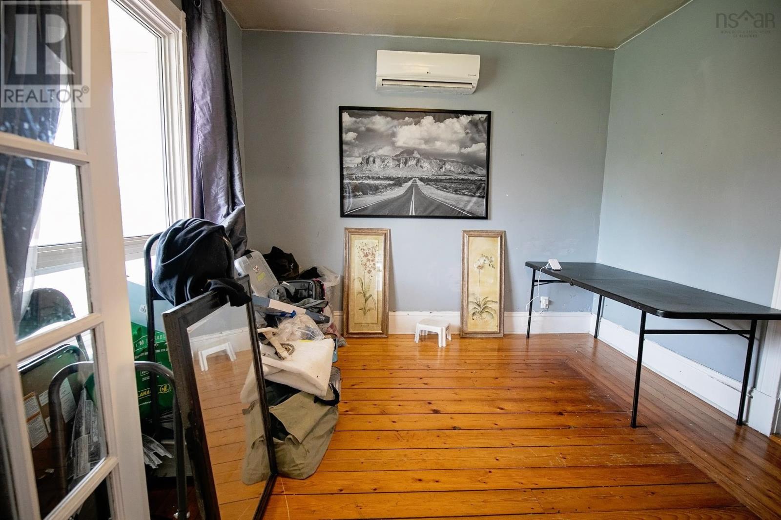 Property 11 of 25 of 29 Wellington Street