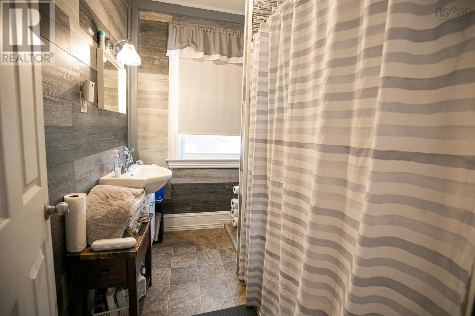 Property 19 of 25 of 29 Wellington Street