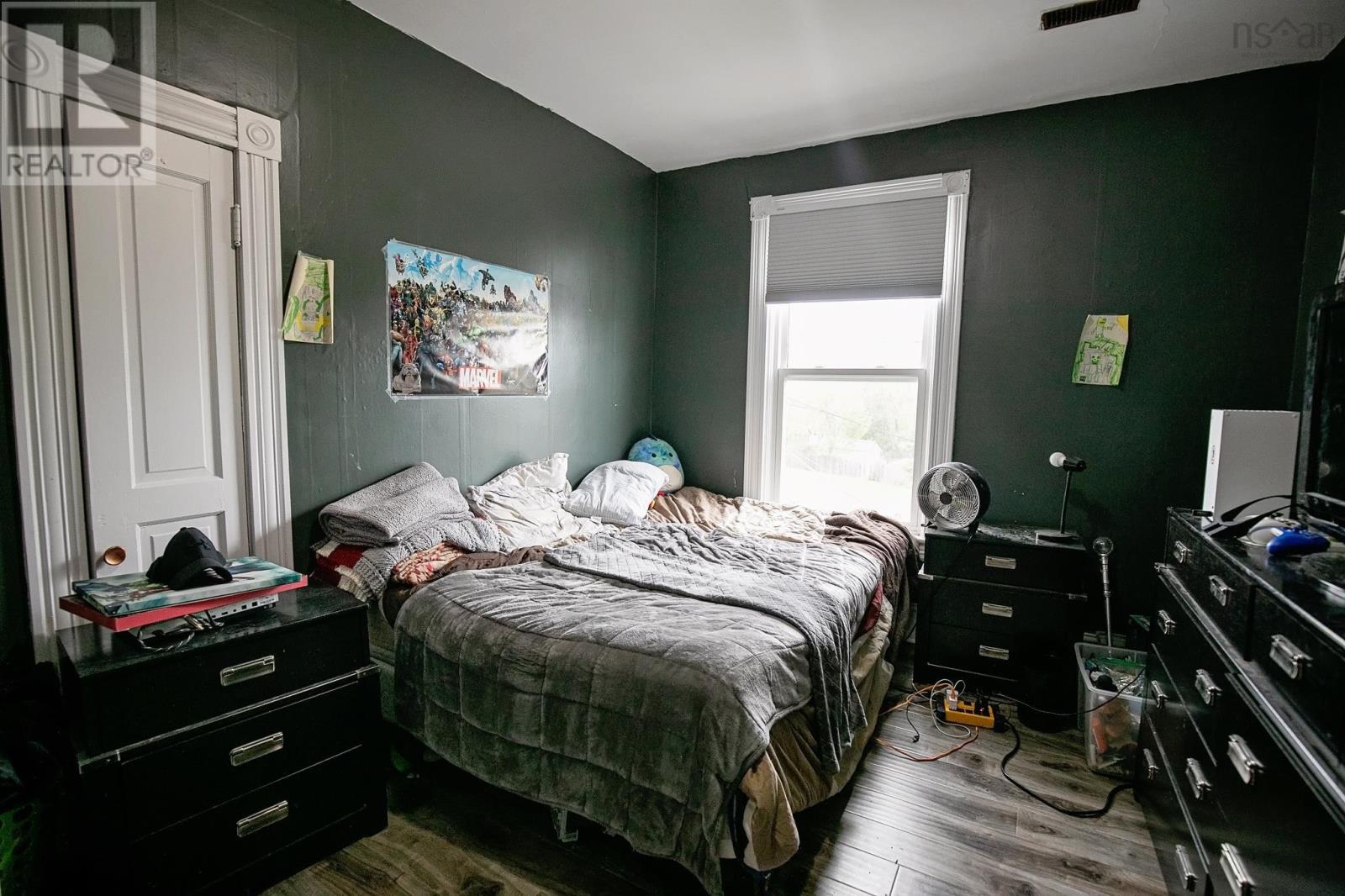 Property 24 of 25 of 29 Wellington Street