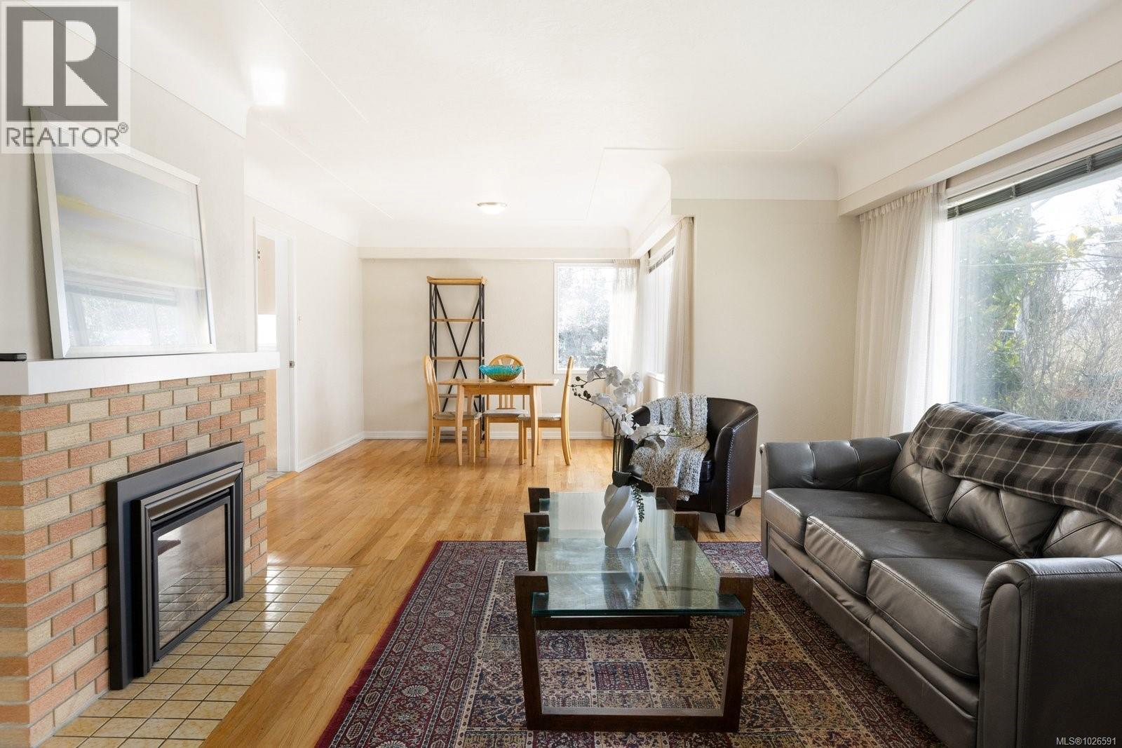  683 Richmond Avenue, Victoria