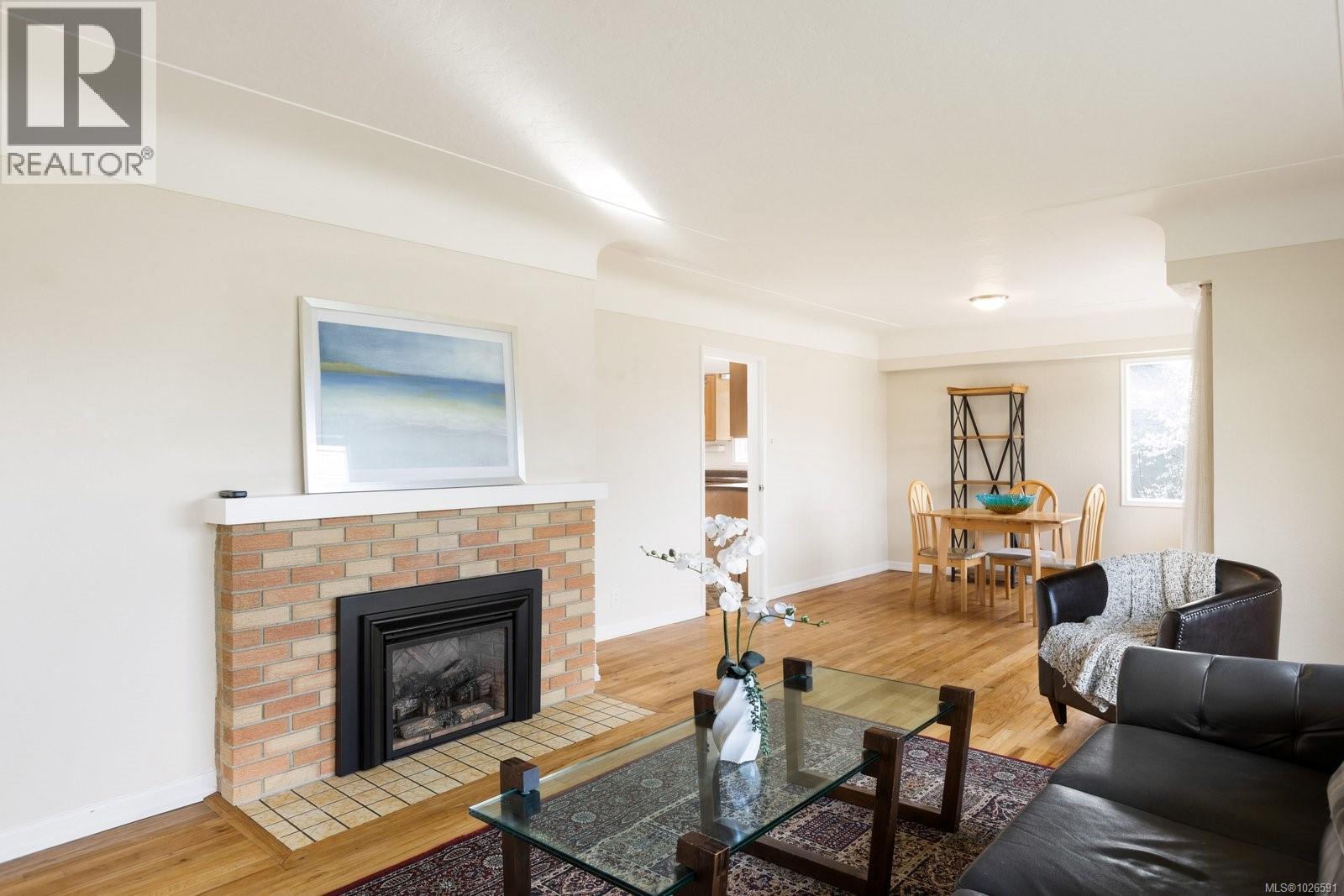  683 Richmond Avenue, Victoria