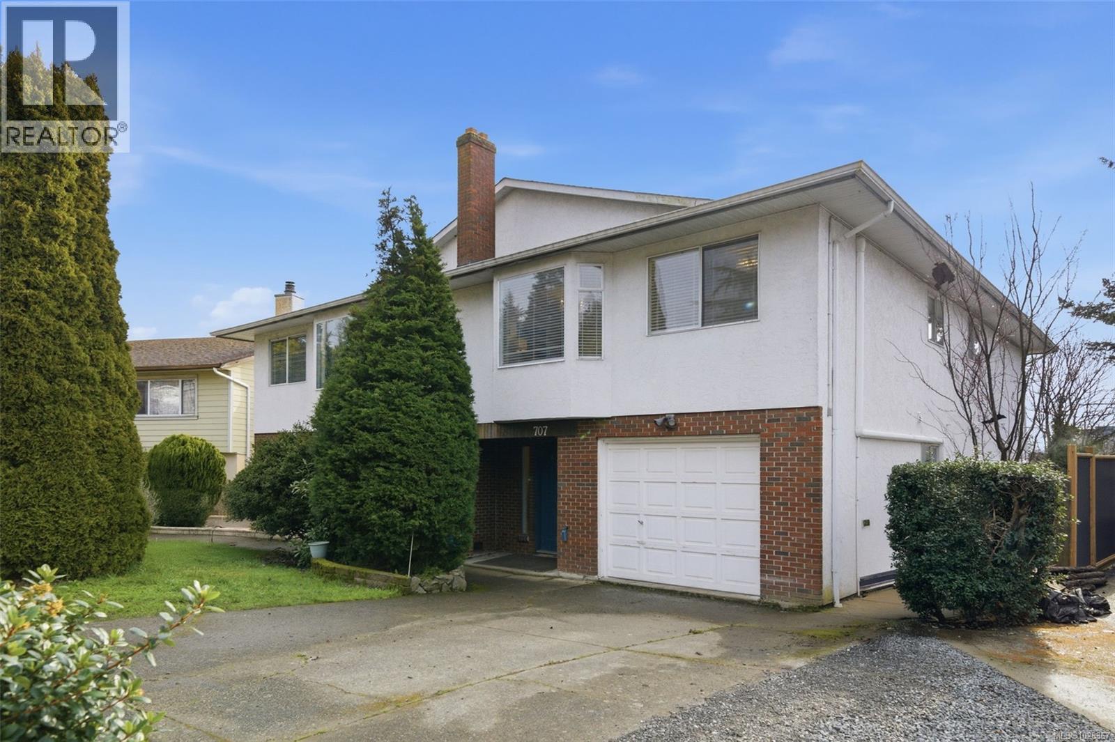 707 Stancombe Pl, Esquimalt