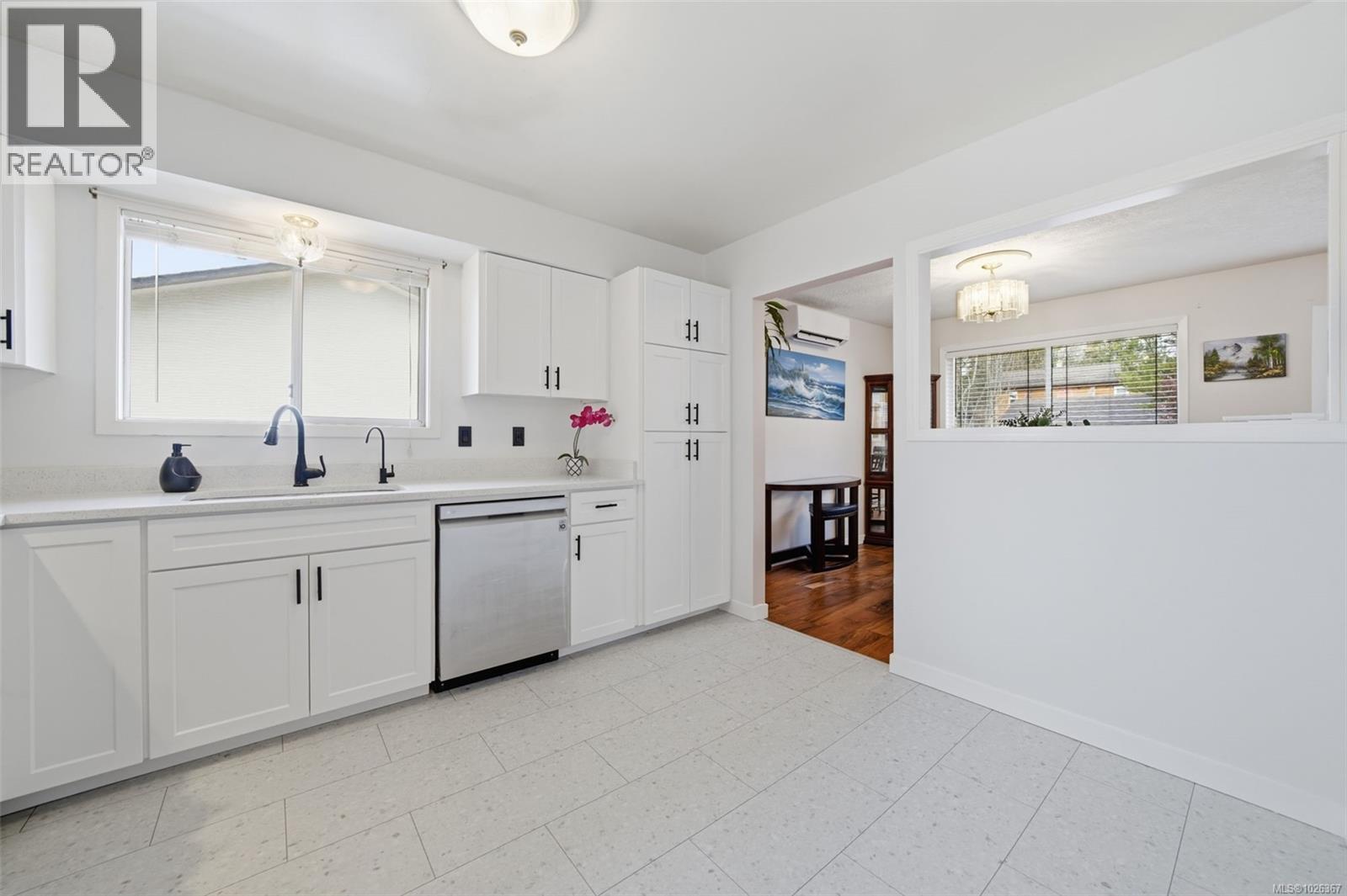 707 Stancombe Pl, Esquimalt